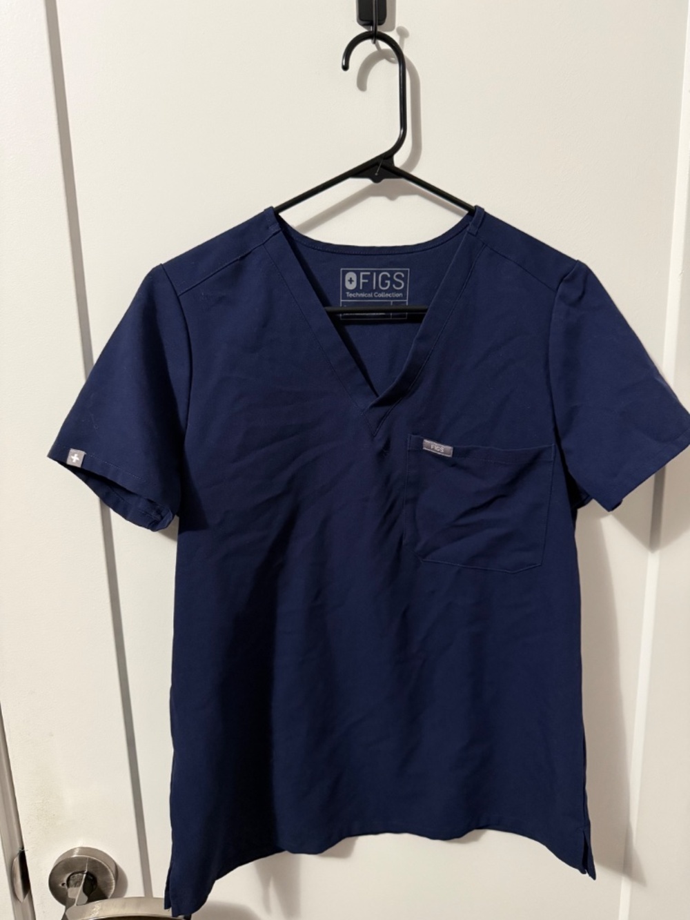 FIGS Technical Collection Catarina Navy Scrub Top Women's Small Great Condition